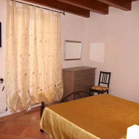 شقة La Finestra Sotto La Rocca تْشيفالو