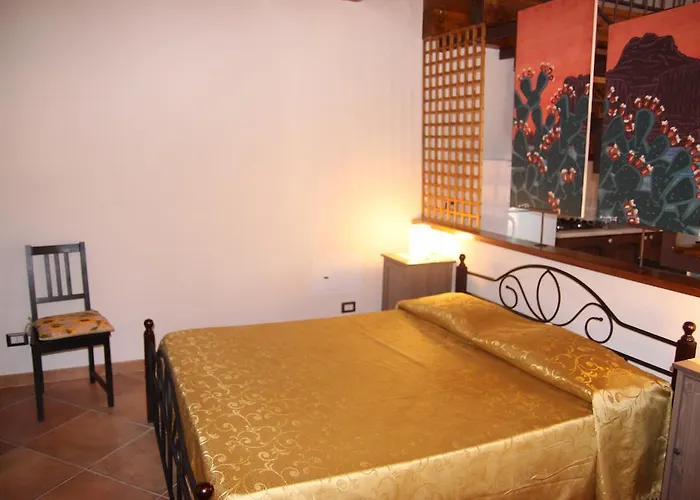 La Finestra Sotto La Rocca